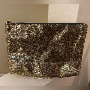 Tarte Women’s Gold Metallic Cosmetic/Makeup Bag. Zip Closure. NWT.